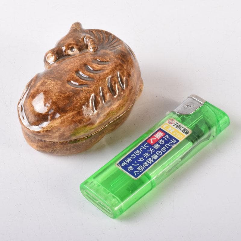 茶道具　楽焼　伊東桂楽作　旦入写　牛　香合　共箱　V　7477