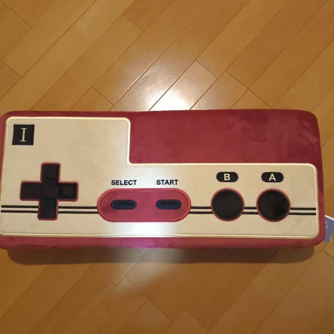 Nintendoミュージアム ファミコンコントローラークッション 新品未使用品