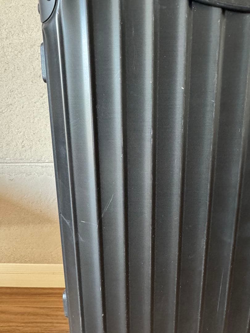 美品 リモワ トパーズ ステルス 34L 機内持ち込み 4輪 TSAロック