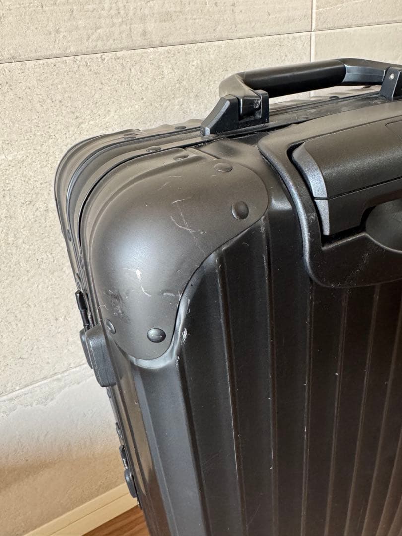 美品 リモワ トパーズ ステルス 34L 機内持ち込み 4輪 TSAロック