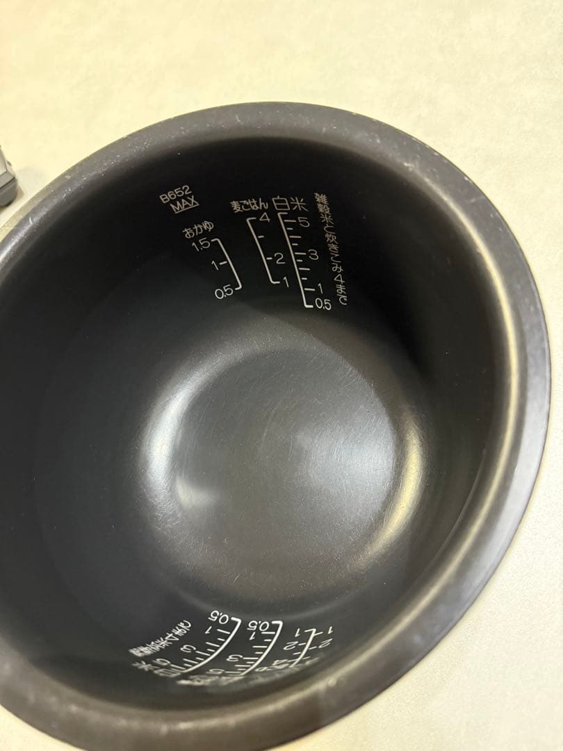 象印 炎舞炊き NW-PV10 圧力IH 5.5合 炊飯器 2024年製