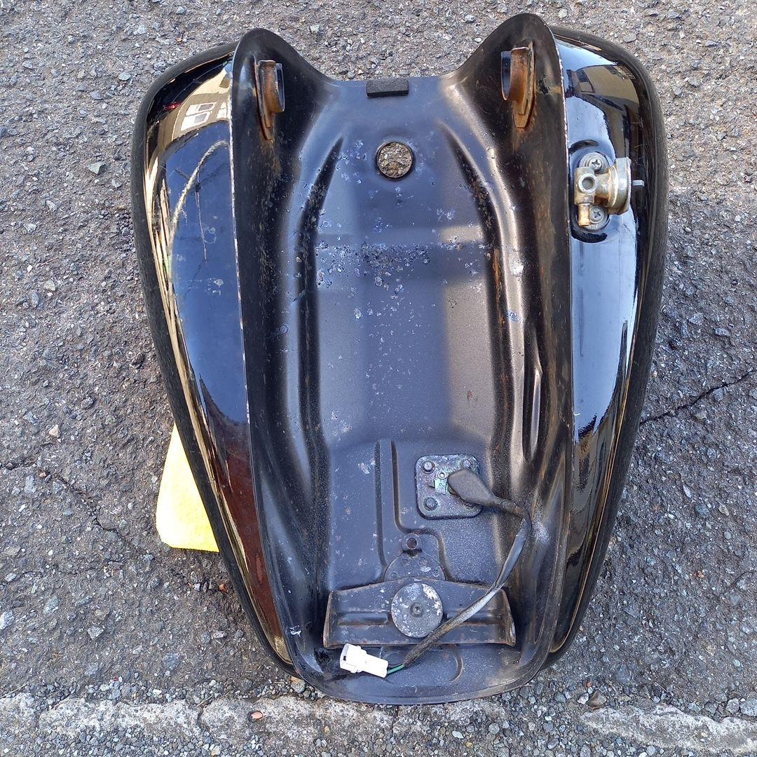 YAMAHA　ドラッグスター400 VH01J　純正タンク　鍵付き