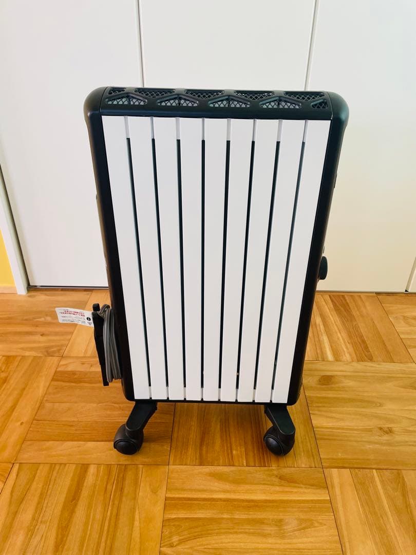 デロンギ　MDHU12 オイルヒーター 縦型スリムデザイン　リモコン付き