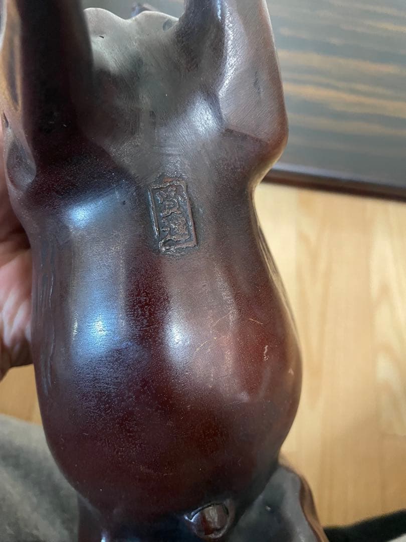 敷台付き　高岡銅器の銅製の馬