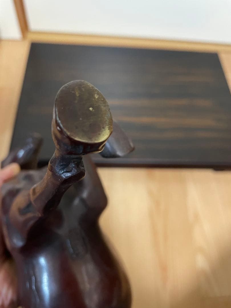 敷台付き　高岡銅器の銅製の馬