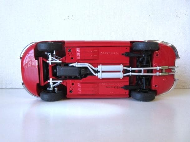 いたりあだいすきさん専用 AUTOart 1/18 ジャガー Eタイプ