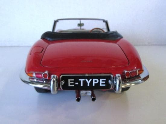 いたりあだいすきさん専用 AUTOart 1/18 ジャガー Eタイプ