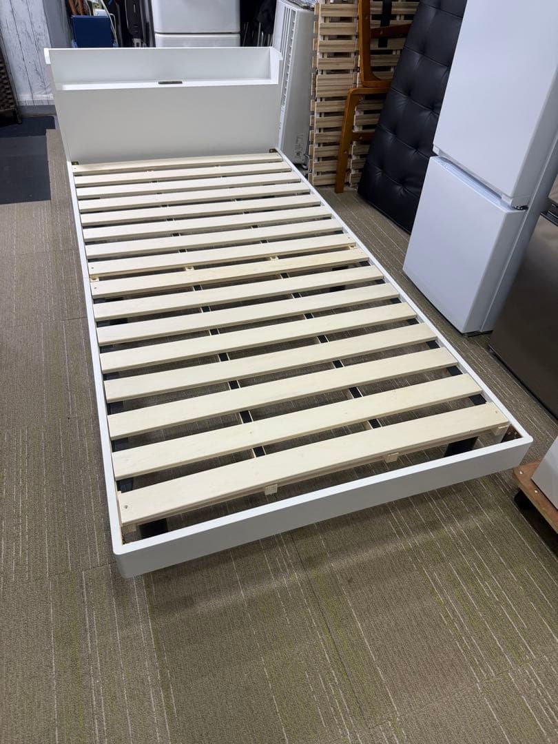 【超美品】ニトリ　シングル　 棚付きすのこベッド（MRS WH）　ベッドフレーム