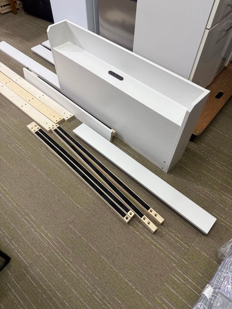 【超美品】ニトリ　シングル　 棚付きすのこベッド（MRS WH）　ベッドフレーム