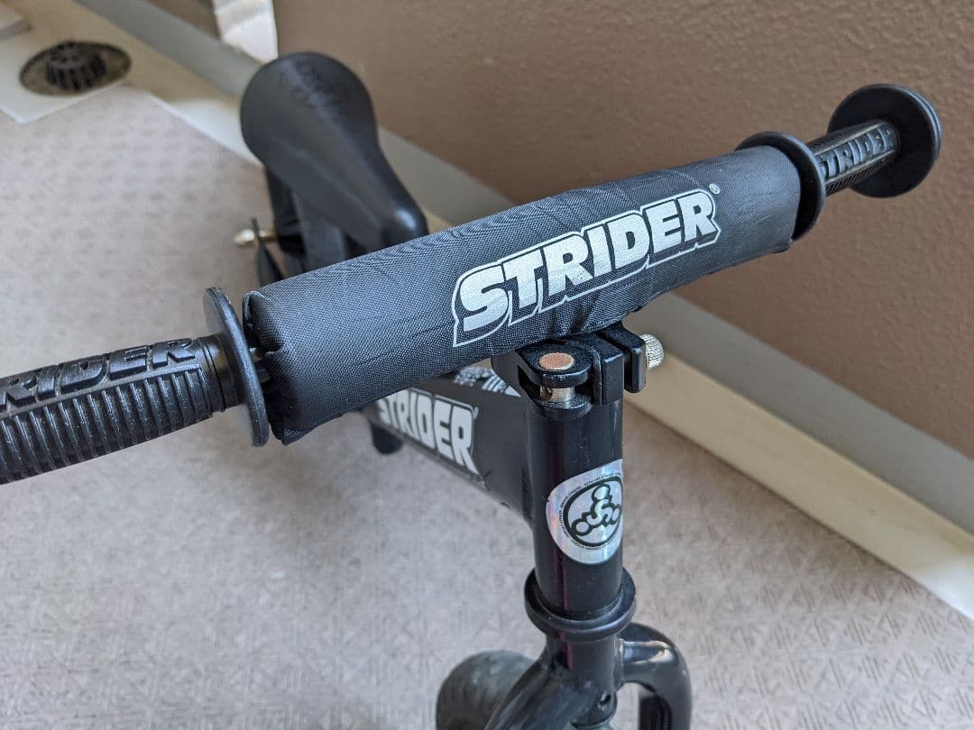 ストライダー　黒　スポーツ