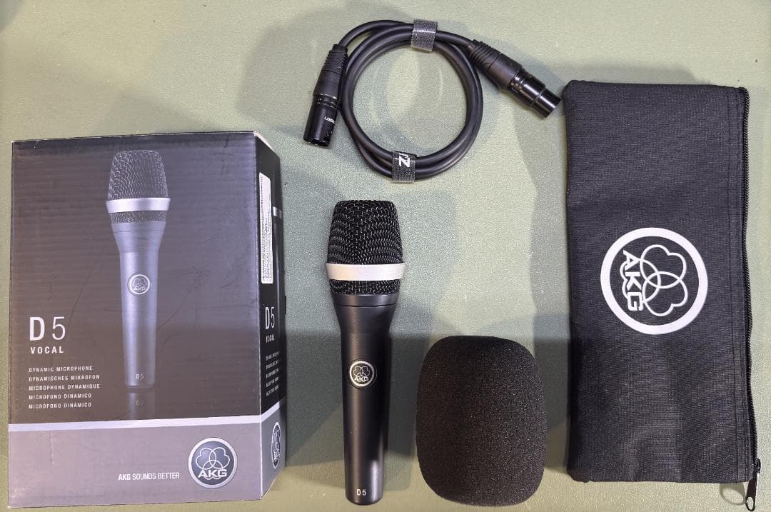 AKG D5 ボーカル用 ダイナミック・マイクロホン（箱、アームスタンド付き）