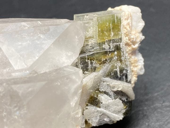 トルマリン　オン　クォーツ　100g