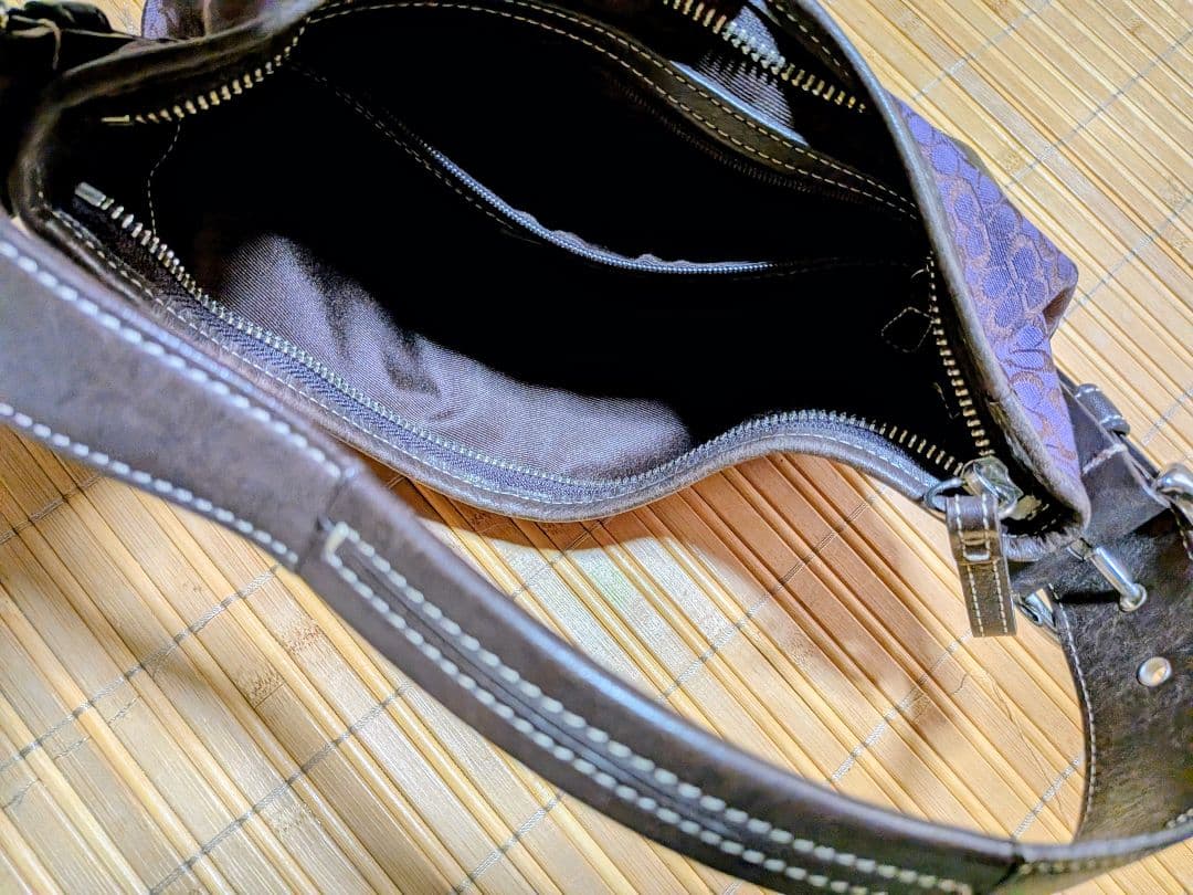 極美品！COACH ミニシグネチャーホーボーワンショルダーバッグ6351ボルドー