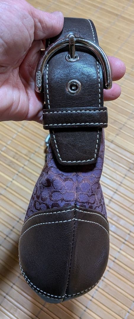 極美品！COACH ミニシグネチャーホーボーワンショルダーバッグ6351ボルドー