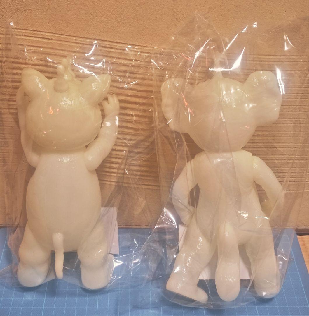 未使用　イヌクマ　スタンダード　ブースカ＆チャメゴン　蓄光タ　2体　未塗装 色紙