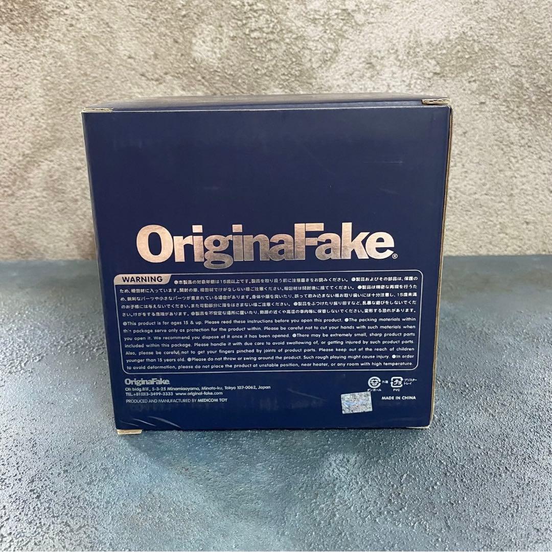 KAWS オリジナルフェイクCAT TEETH BANK 2007年 貯金箱 ①