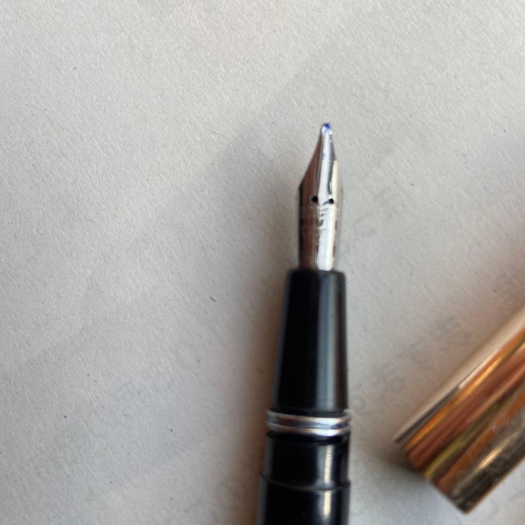 万年筆 4本セット 黒と金のコンビネーション　ペリカン万年筆　太字