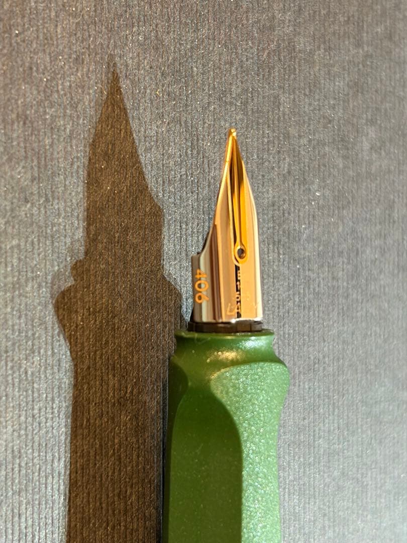 【世界440本限定】LAMY Safari 金ニブ　フィールドグリーン