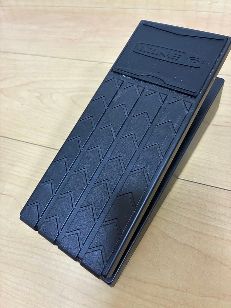 Line6 FM4 Filter Modeler、EPペダル、アダプターのセット