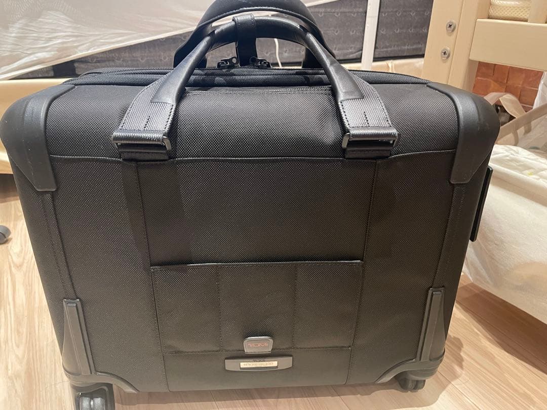 TUMI ブラック キャリーケース 4輪