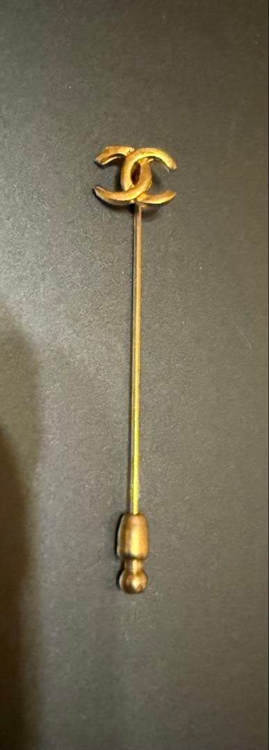 CHANEL ヴィンテージ　ゴールドロゴピンブローチ