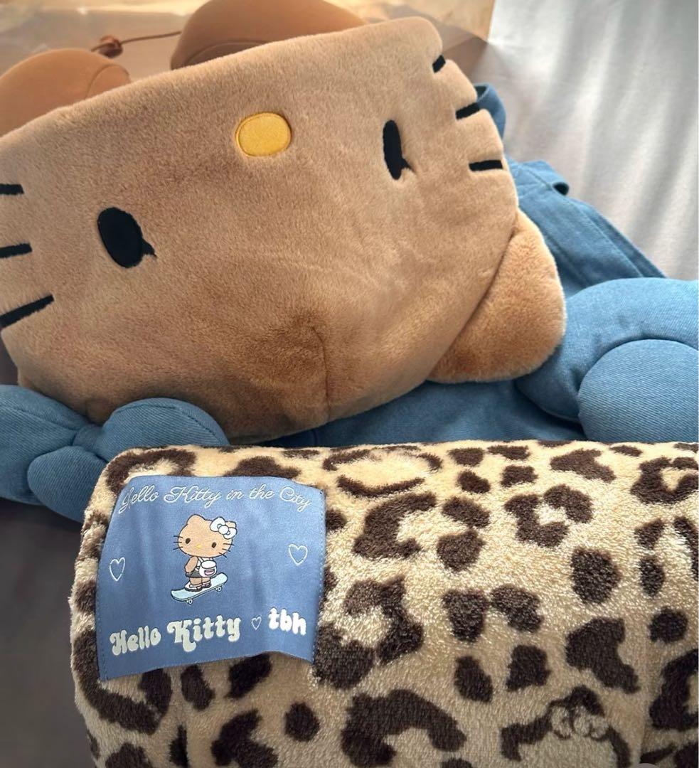 海外限定 THE BEAST × Hello Kitty 旅行小憩3点セット