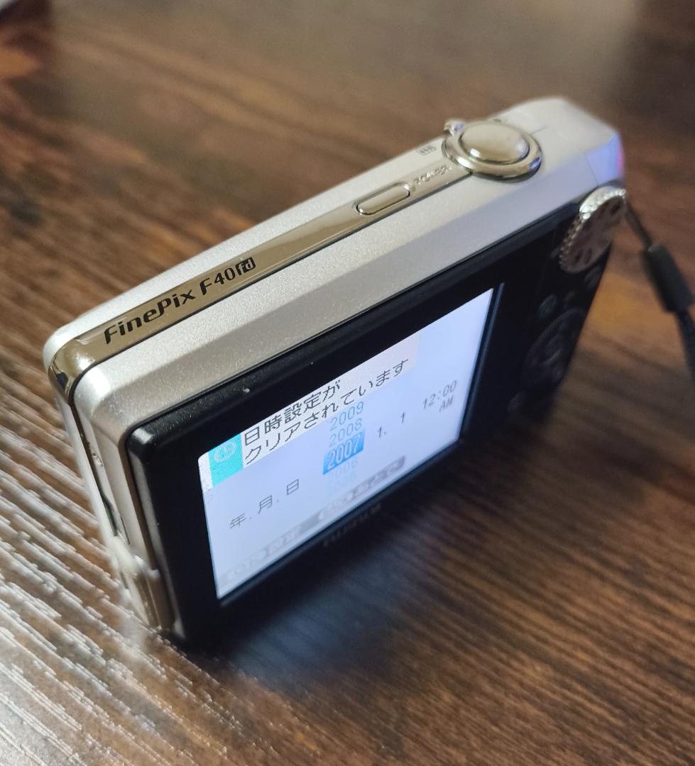 Fujifilm FinePix F40fd コンパクトデジタルカメラ