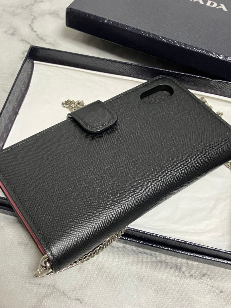 新品未使用　PRADA マリア　サフィアーノ　チェーン付き　iPhoneケース