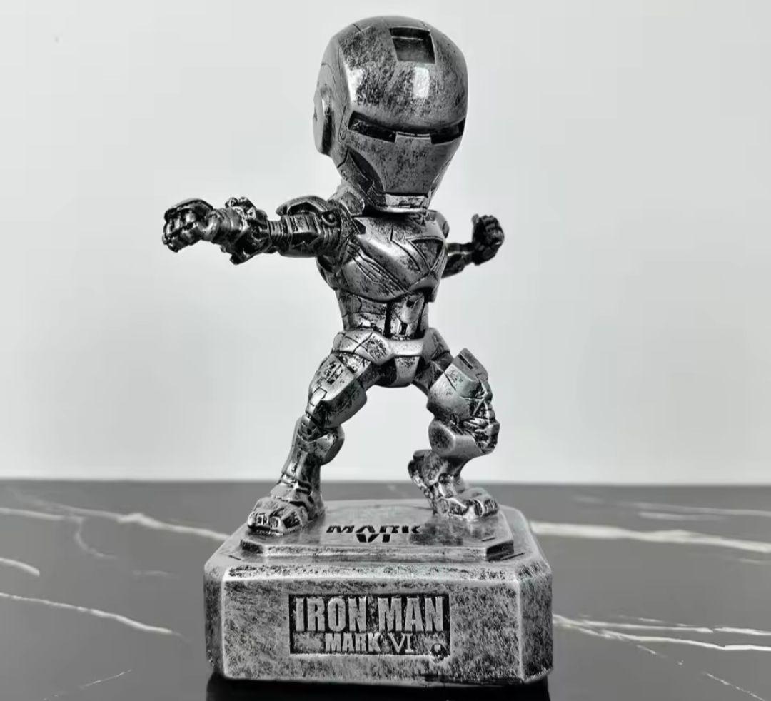 MARVEL　アイアンマン　金　銀　フィギュア