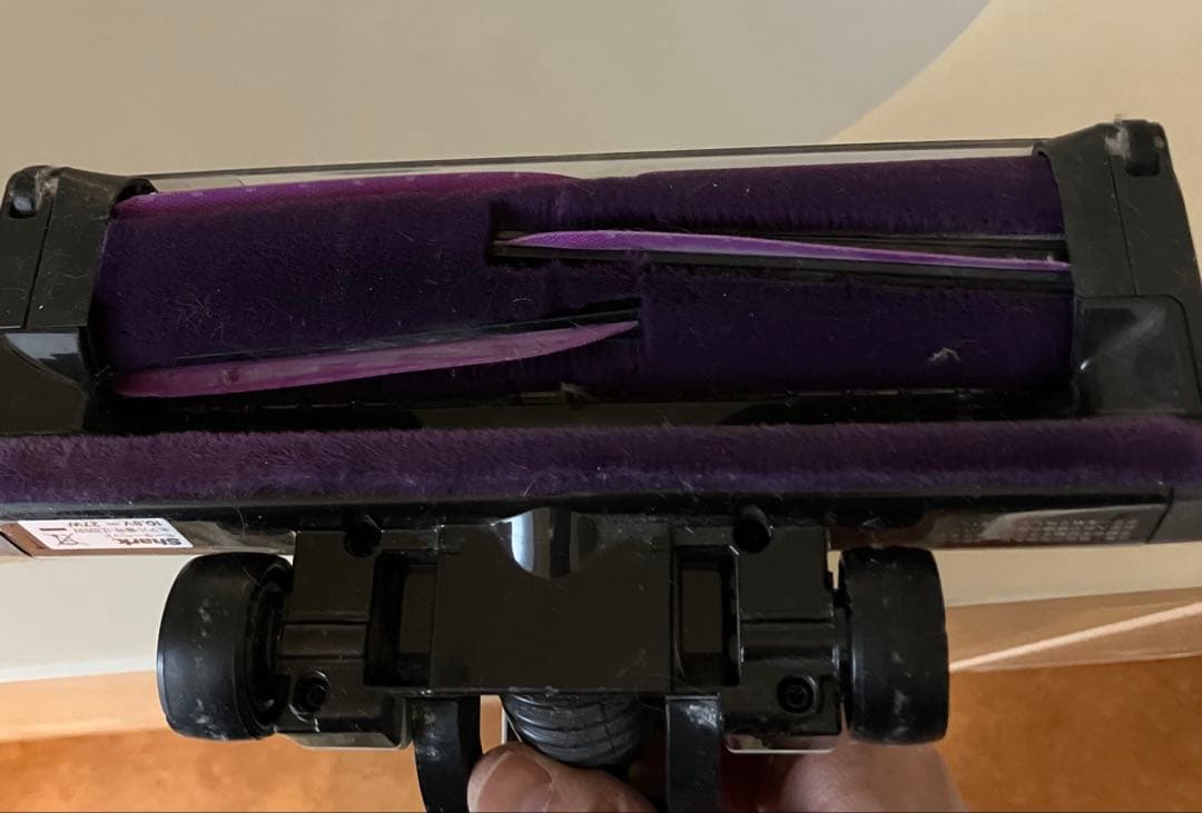 1/18まで値下げ‼️Shark シャーク　スティッククリーナーLC200JIV