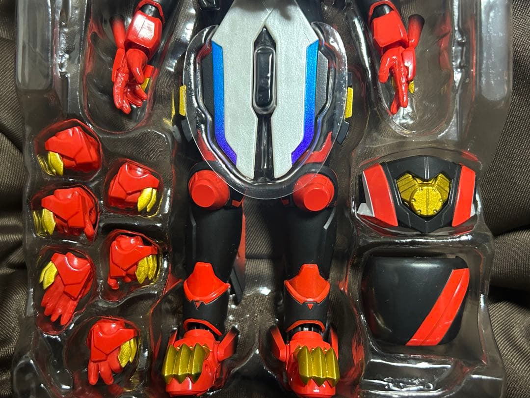 【中古品】フィギュアーツ 仮面ライダーギーツ レーザーブーストフォーム