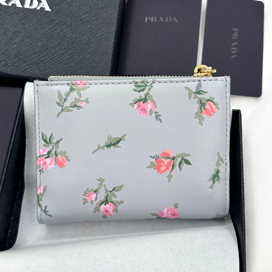【新品】 PRADA プラダ 花柄 二つ折り 財布