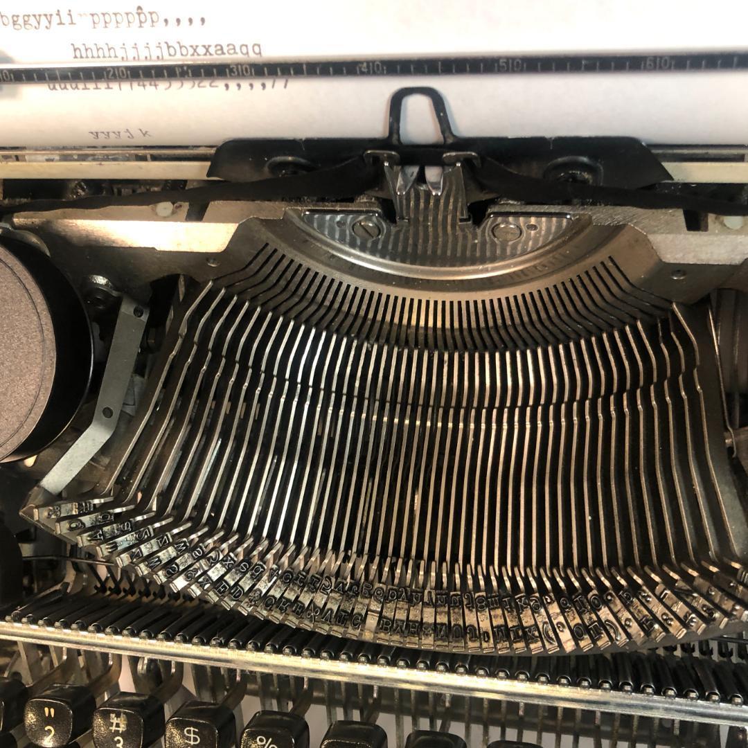 タイプライター TRIUMPH gabriele25 動作確認済 西ドイツ製