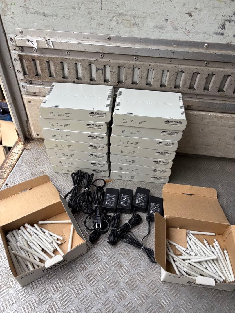 AT-TQ2450　アライドテレシス １４台　アンテナ　電源など　現状ジャンク