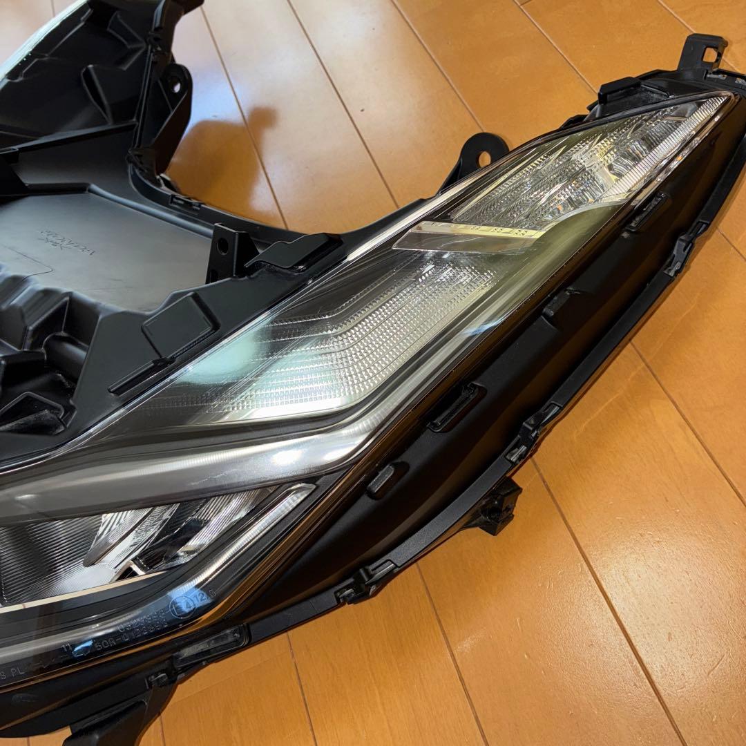 純正ヘッドライト