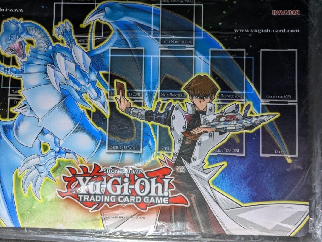 遊戯王　プレイマット　遊戯　海馬　2人用 ブラック・マジシャン 青眼の白龍