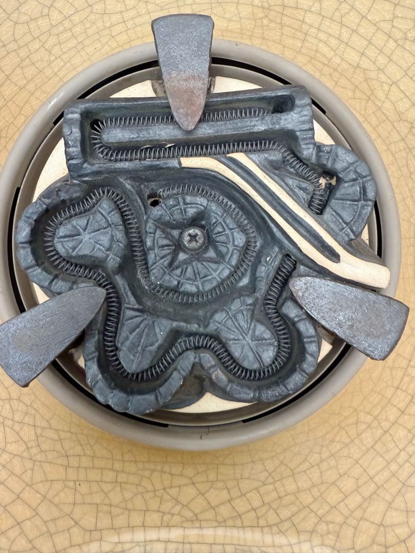 美品 茶道具 風炉型電熱器 さつま枇杷色 野々田式 鶴首釜 2点セット元箱