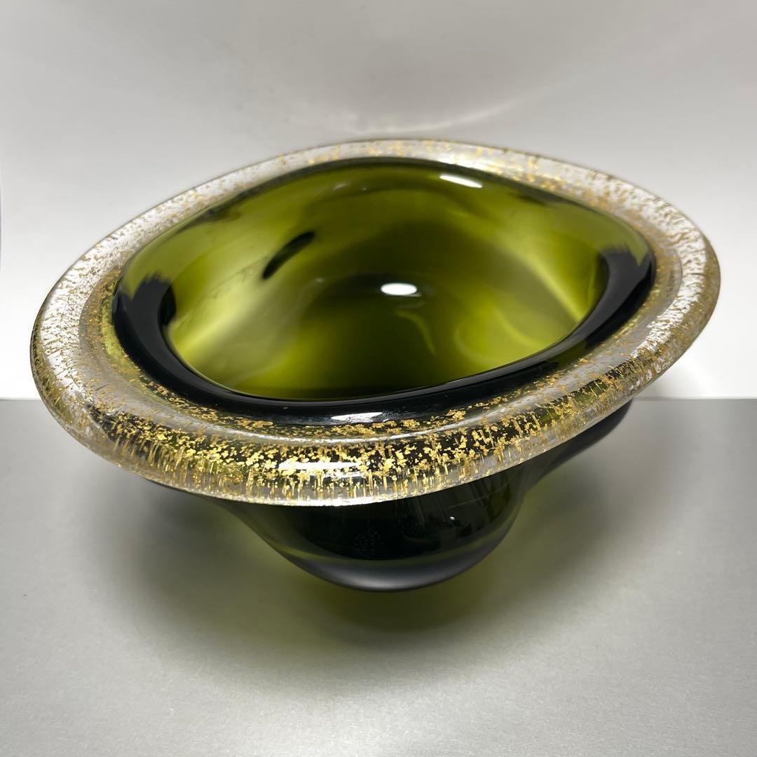 迫二郎作　金箔貼り渕ガラス鉢　オリーブグリーン