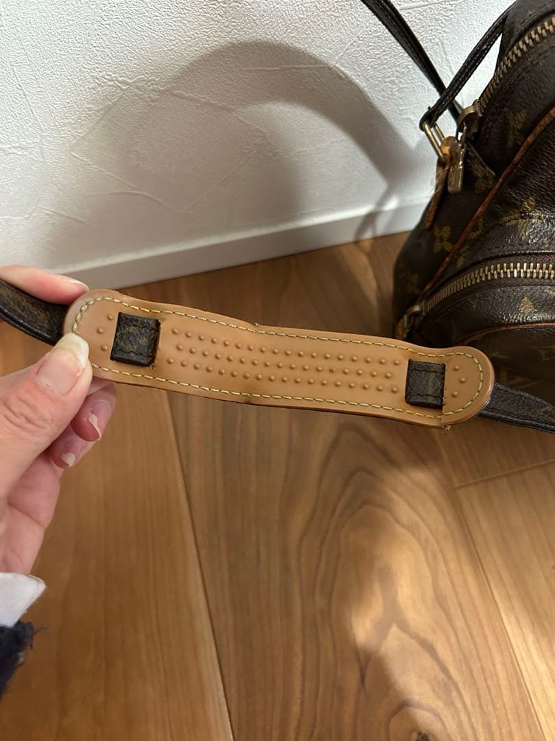 【かこ】Louis Vuitton ルイヴィトン　ショルダーバッグ