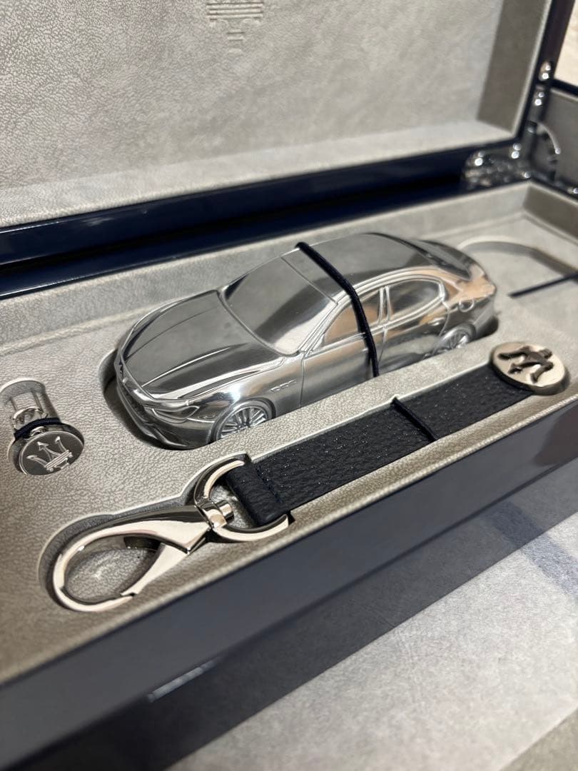 マセラティ　ノベルティボックス　メタルカー　ギブリ