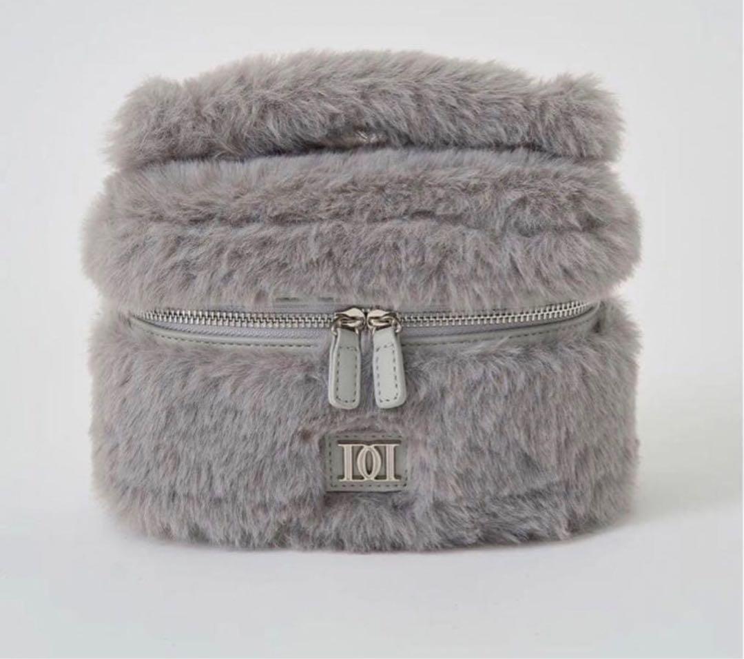 24時間以内配送可‼️ Darich フェイクファーショルダーミニバッグ　GRY