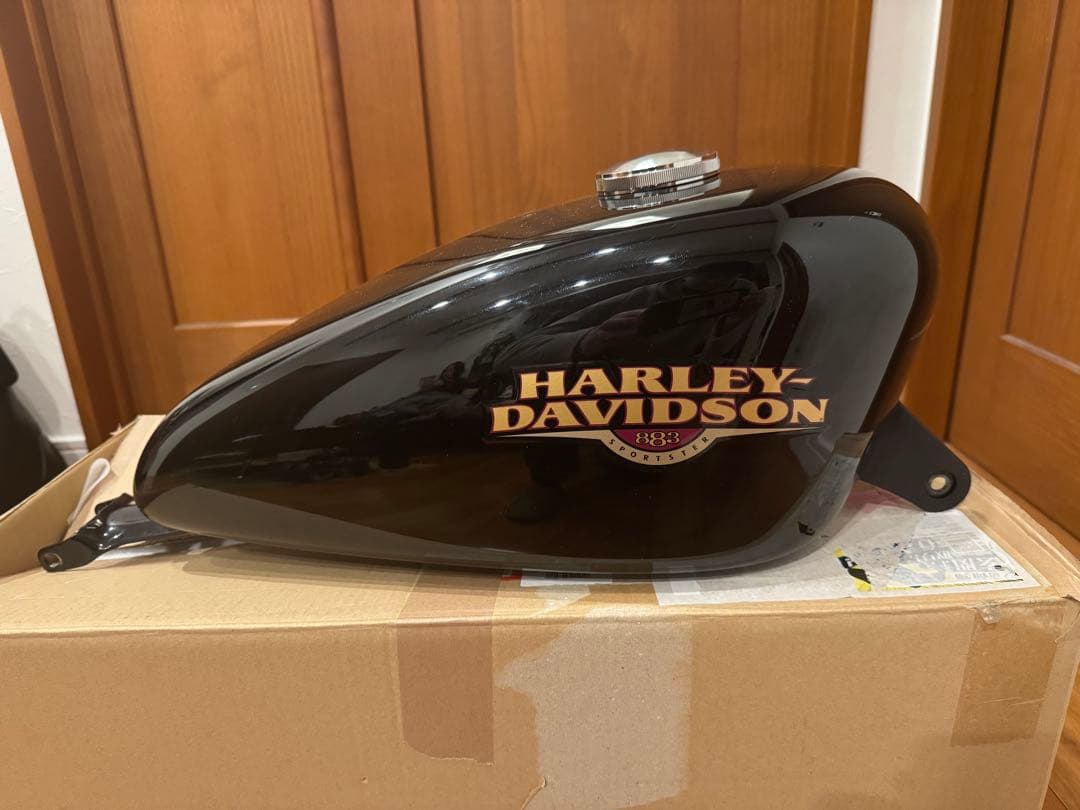 最終値下 スポーツスター　XL883 純正タンク　美品 ハーレーダビッドソン