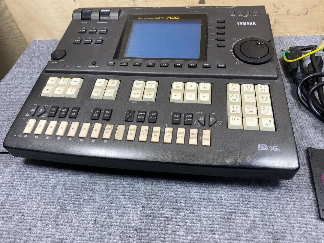 YAMAHA QY700 シーケンサー