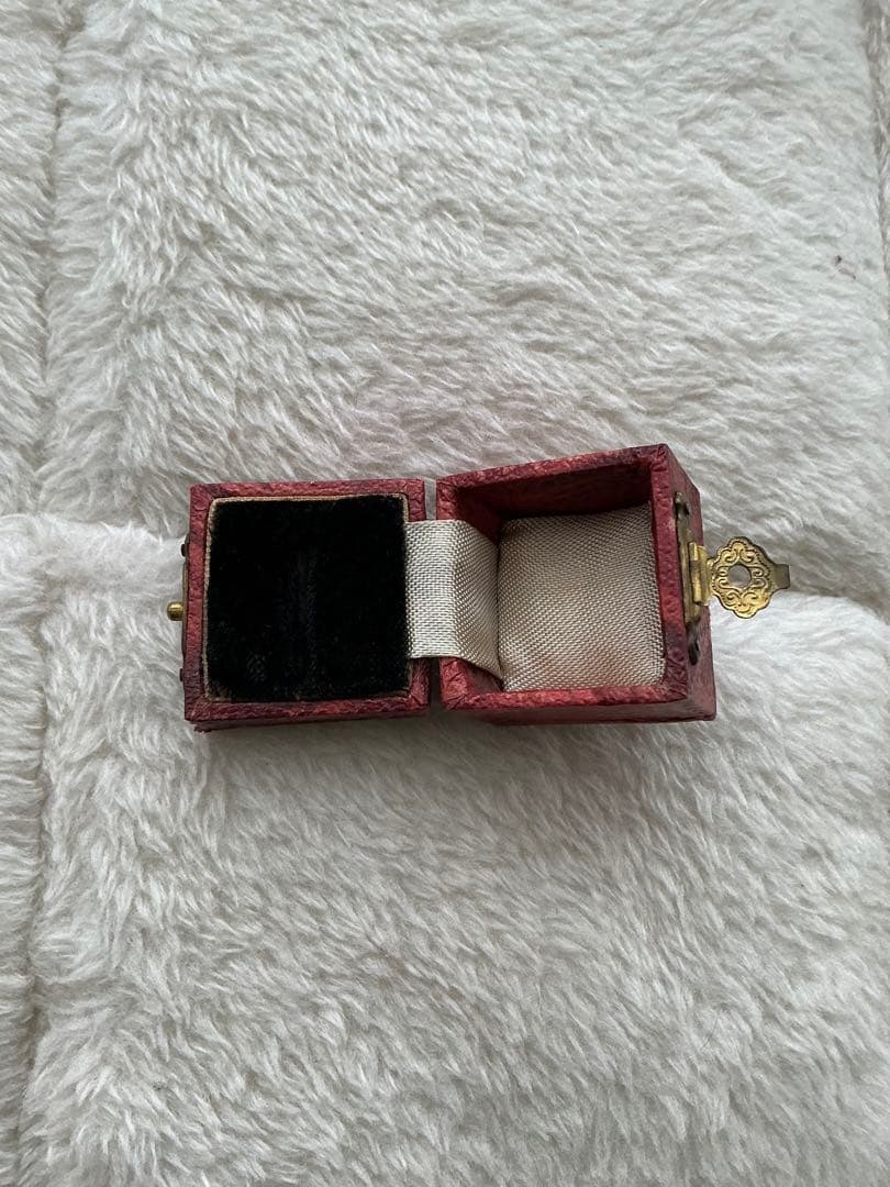 赤系紙張りヴィンテージジュエリーボックス