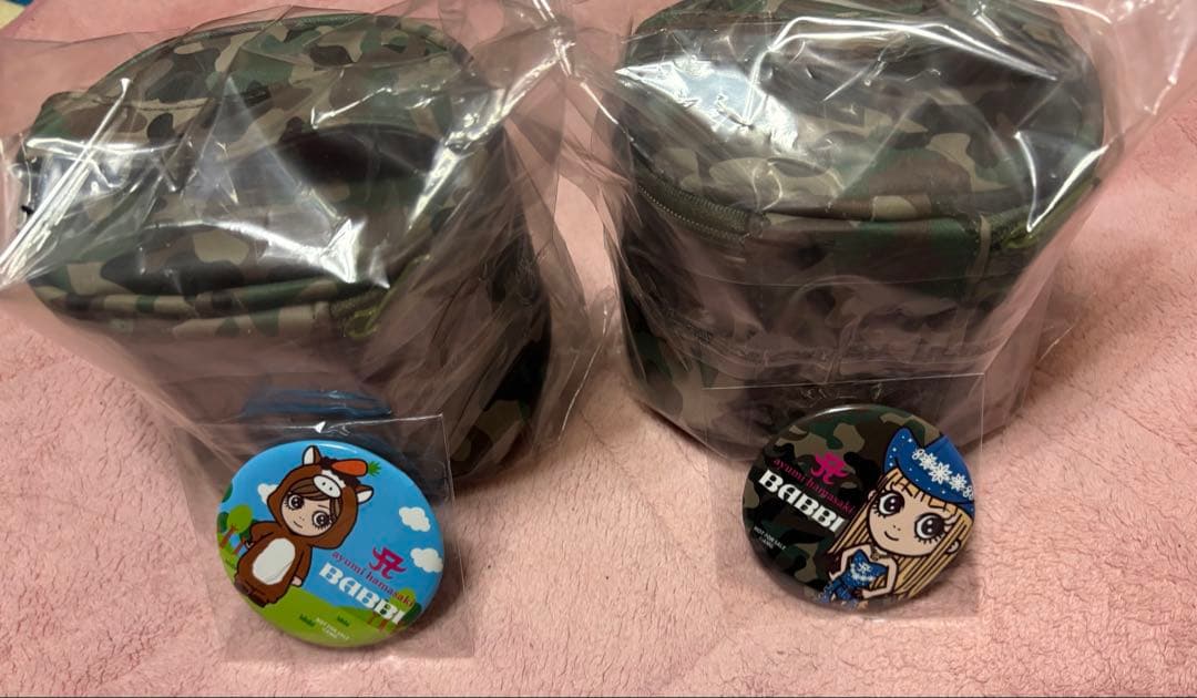 浜崎あゆみ×BABBI コラボポーチ　缶バッチ2個