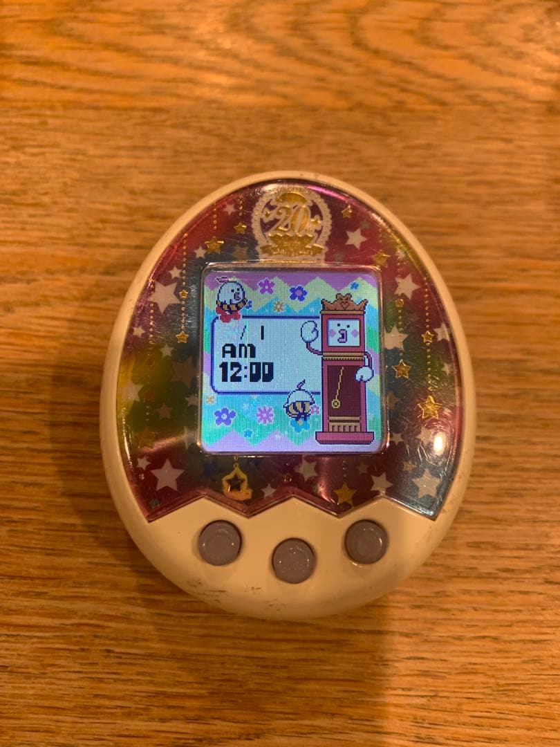 Tamagotchi 20th Anniversary m!x ロイヤルホワイト