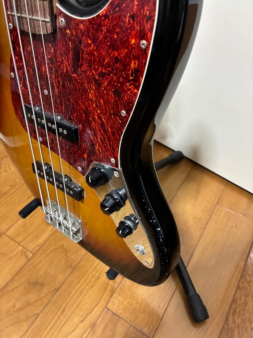 エレキベース サンバースト