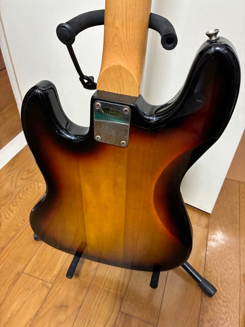 エレキベース サンバースト