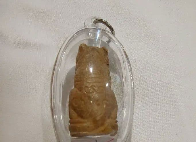 タイのお守りプラクルアン！虎の彫像！呪文入り！金運&勝負運アップ！魔除けにも！