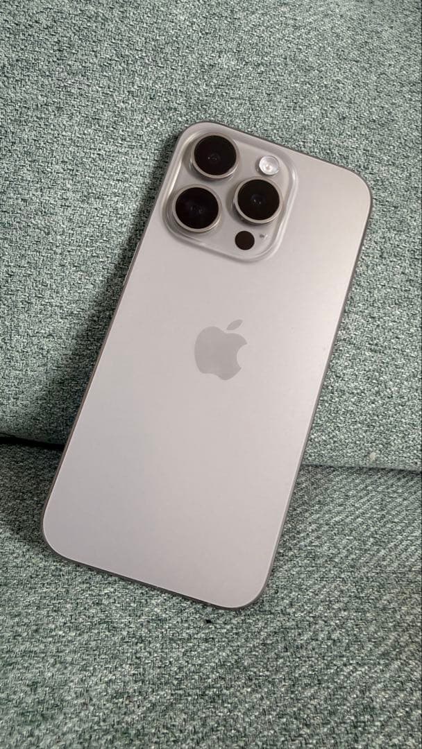 K*a様 Apple iPhone 15 Pro 中古美品